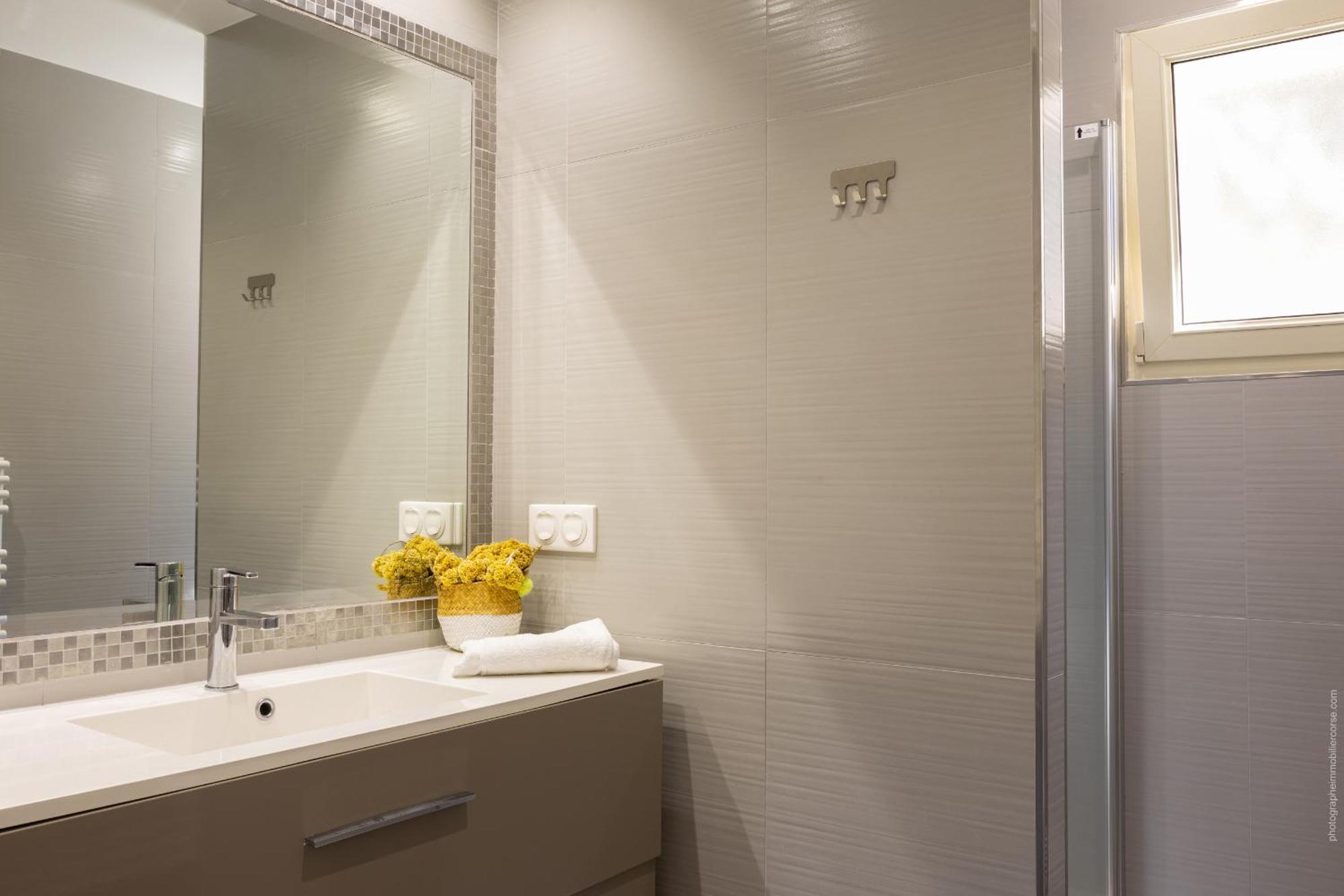 Appartement Vue Mer Fromontica แซ็งต์-โฟลร็องต์ ภายนอก รูปภาพ