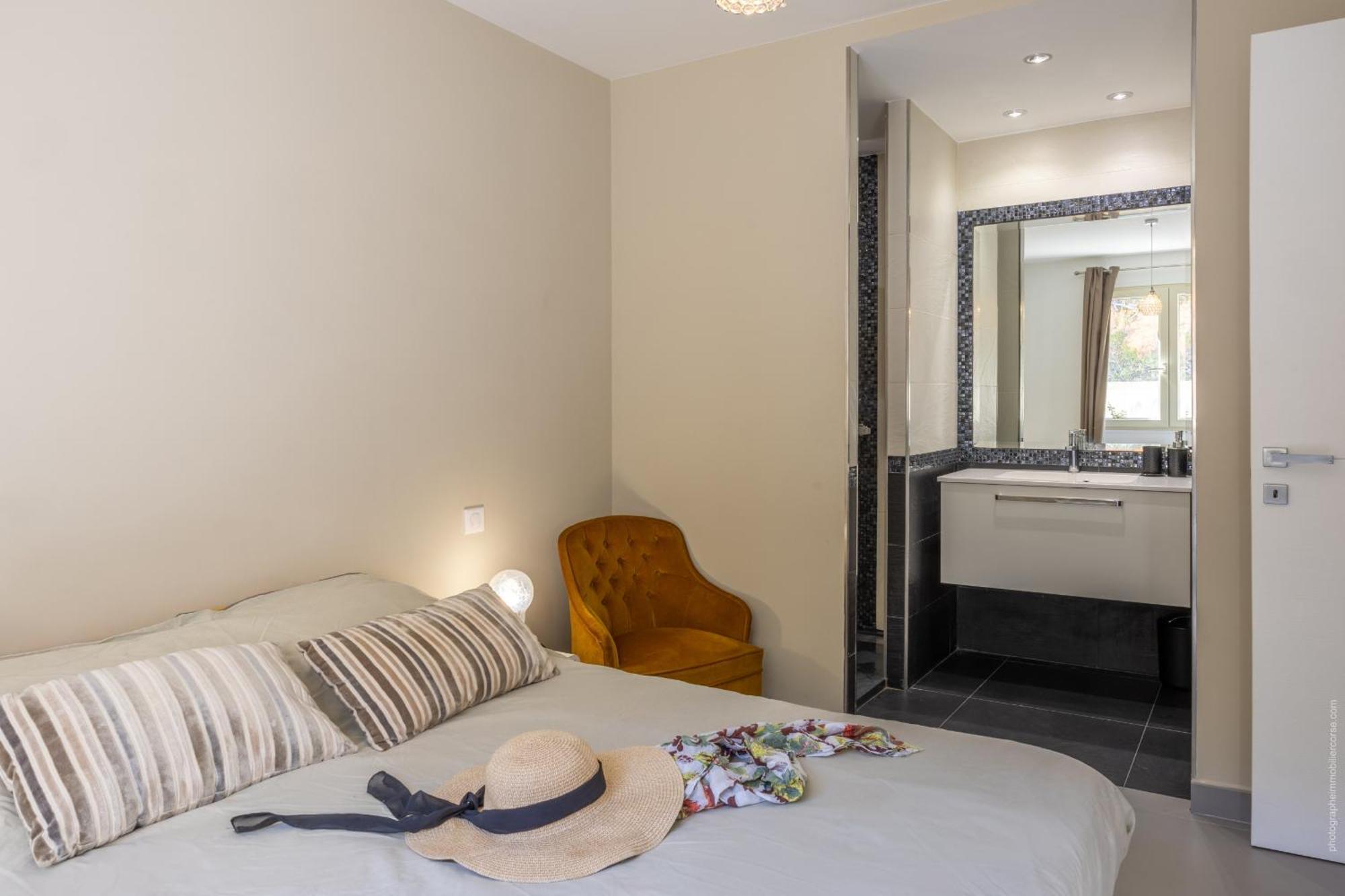 Appartement Vue Mer Fromontica แซ็งต์-โฟลร็องต์ ภายนอก รูปภาพ
